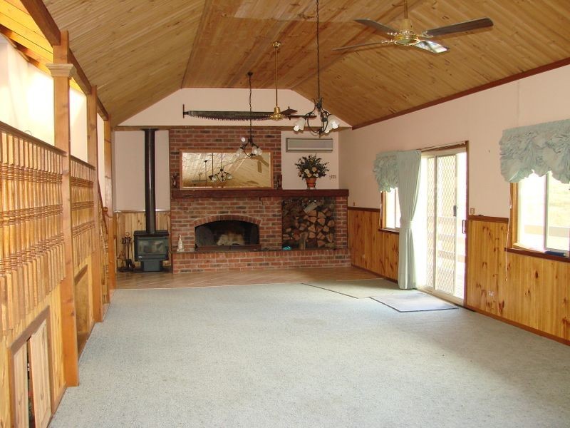 15 James Street, Kinglake VIC 3763