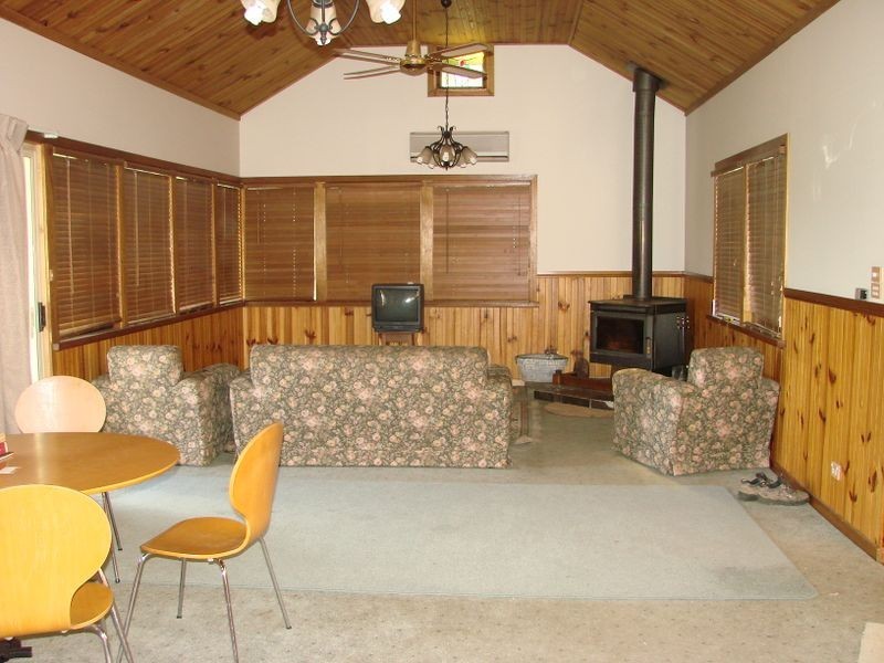 15 James Street, Kinglake VIC 3763