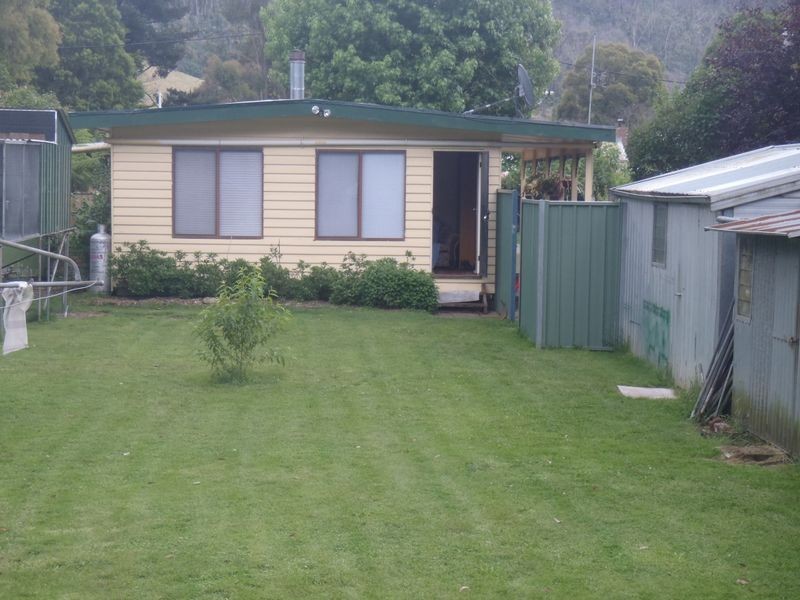 44 Riverside Crescent, Broadford VIC 3658