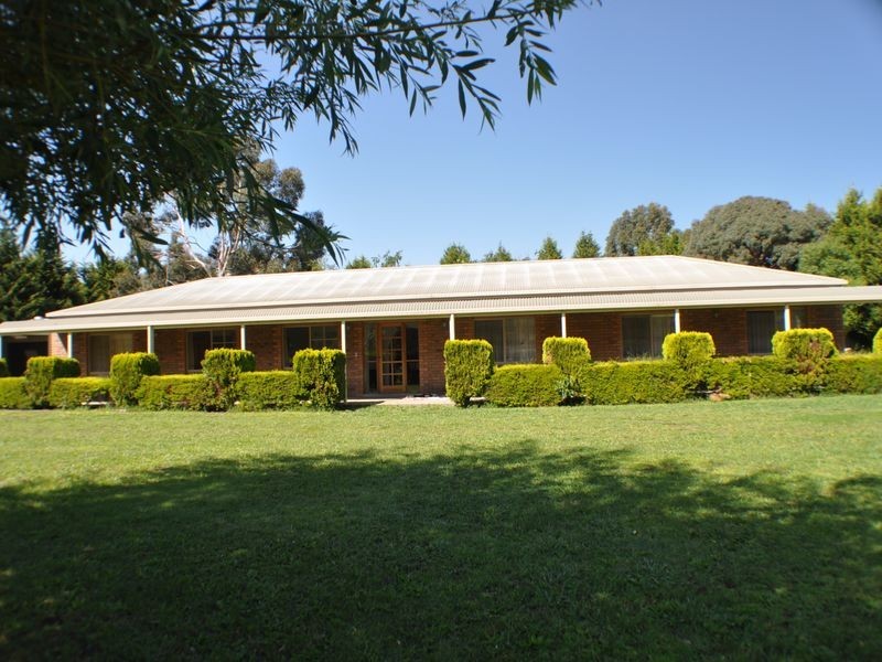142 Bruces Creek Road, Whittlesea VIC 3757