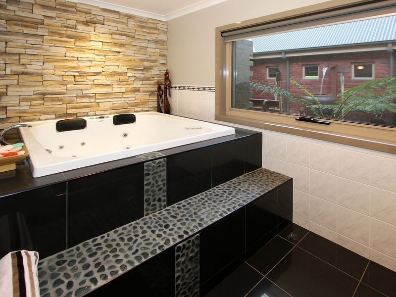 3022 Healsville Kinglake Road, Kinglake VIC 3763