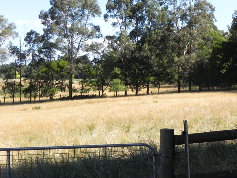 674 Extons Road, Kinglake Central VIC 3757