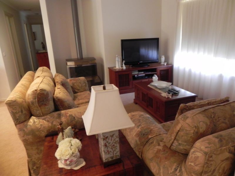 62 Silver Parrot Road, Broadford VIC 3658