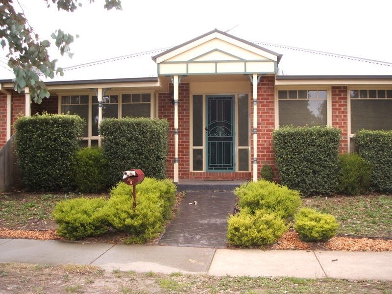 8 Bellbird Drive, Whittlesea VIC 3757