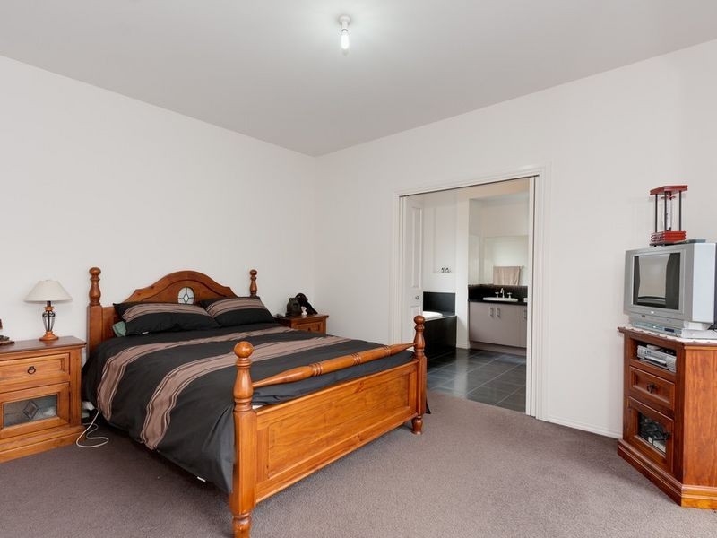 8 Kiewa Court, Whittlesea VIC 3757