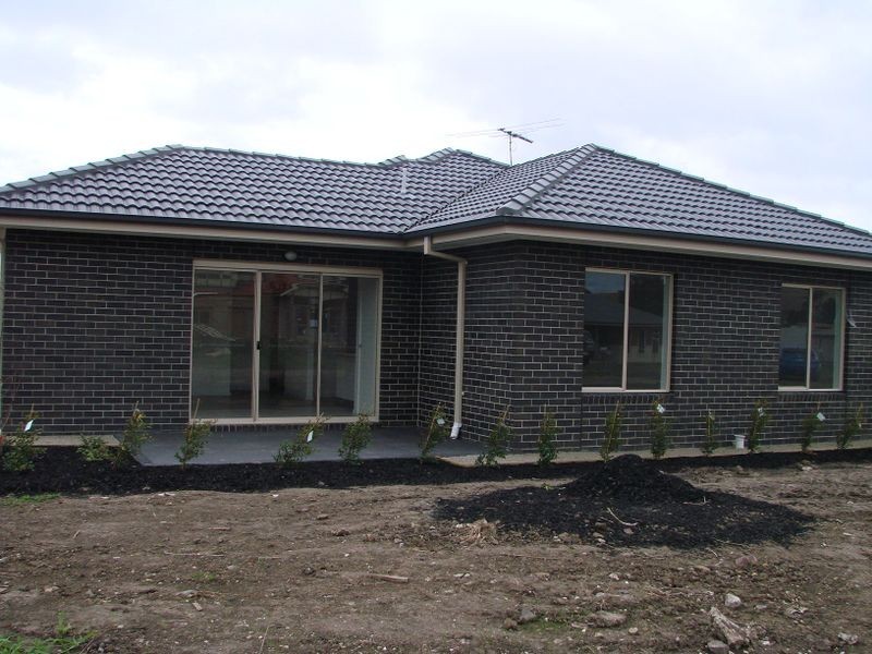 2/37 Campaspe Drive, Whittlesea VIC 3757