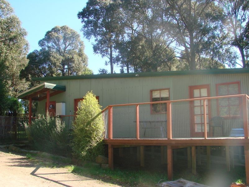 14 Watsons Road, Kinglake West VIC 3757