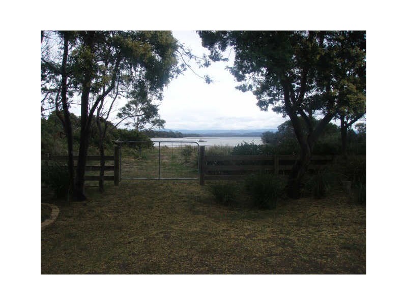 6 Swanwick Dr, Coles Bay TAS 7215