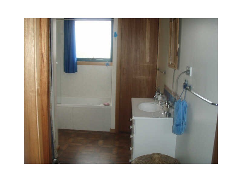 6 Swanwick Dr, Coles Bay TAS 7215