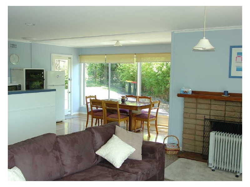122 Tasman Highway, Bicheno TAS 7215