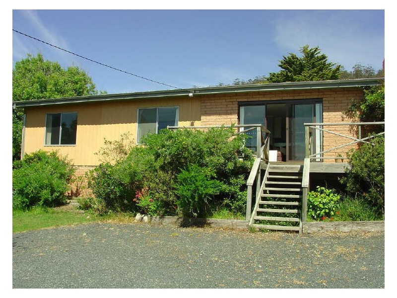 122 Tasman Highway, Bicheno TAS 7215