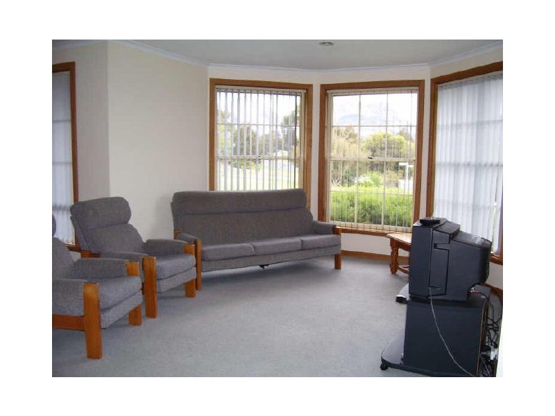 Unit 2 – 1 Bradley Drive, Coles Bay TAS 7215
