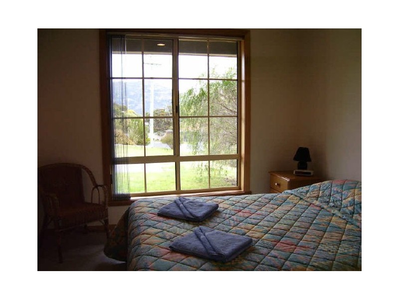 Unit 2 – 1 Bradley Drive, Coles Bay TAS 7215