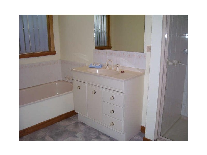 Unit 2 – 1 Bradley Drive, Coles Bay TAS 7215