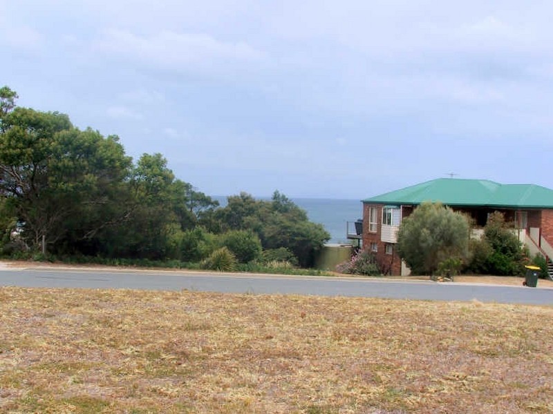 16 Oyster Bay Court, Coles Bay TAS 7215