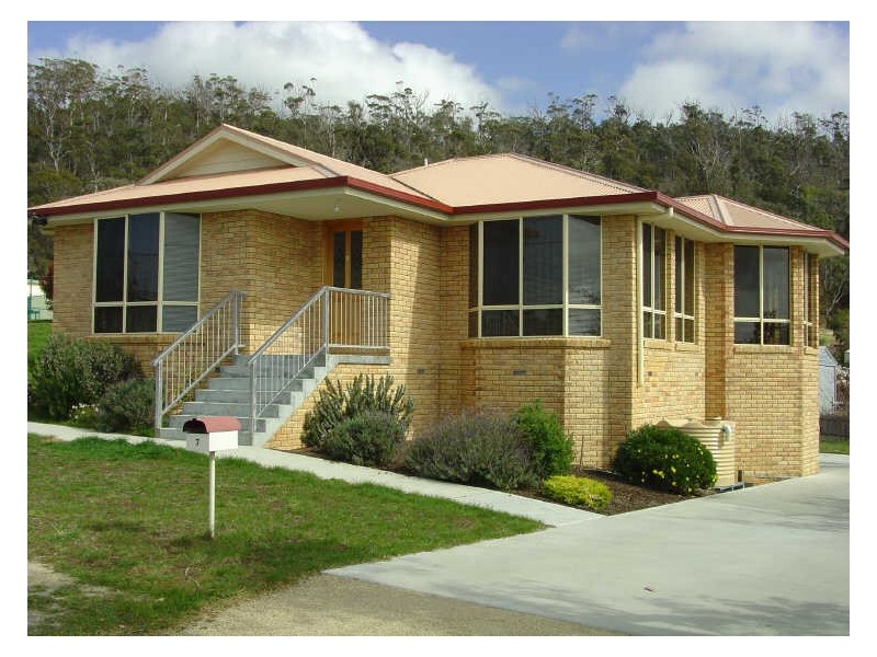11 Sinclair St, Bicheno TAS 7215
