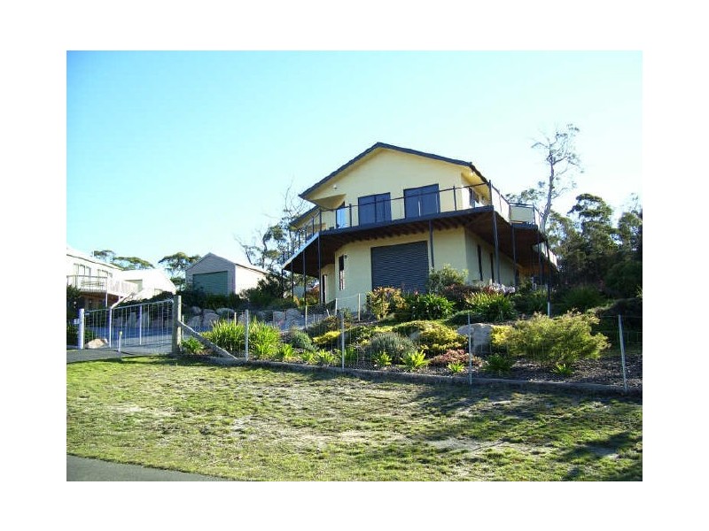 17 Bradley Drive, Coles Bay TAS 7215