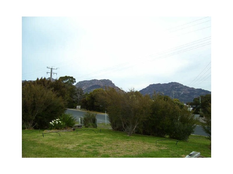 Unit 1 – 1 Bradley Drive, Coles Bay TAS 7215