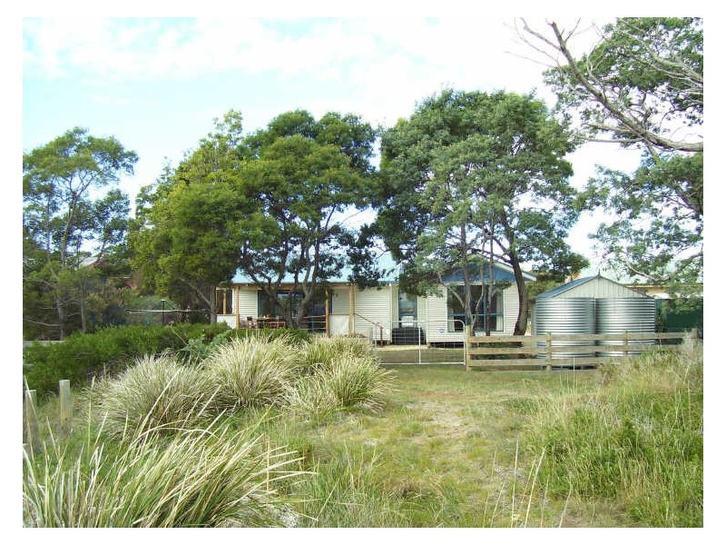 6 Swanwick Dr, Coles Bay TAS 7215