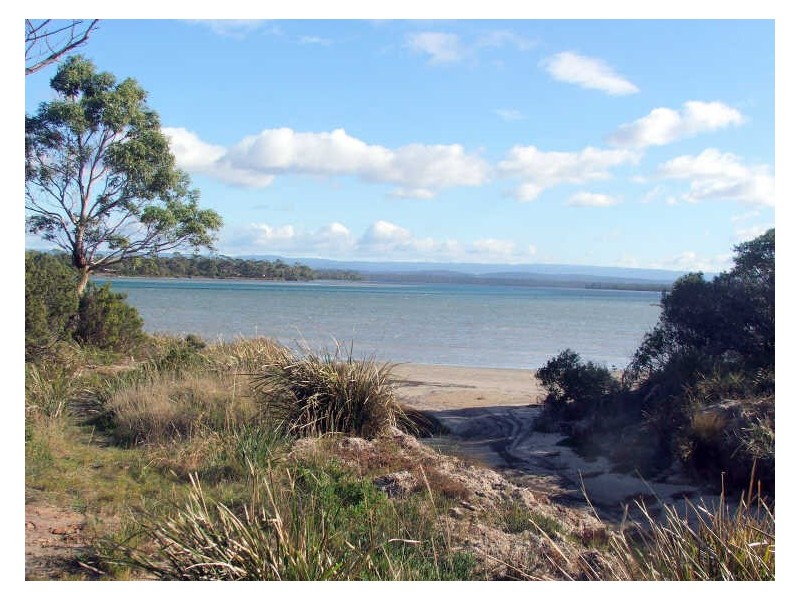 6 Swanwick Dr, Coles Bay TAS 7215