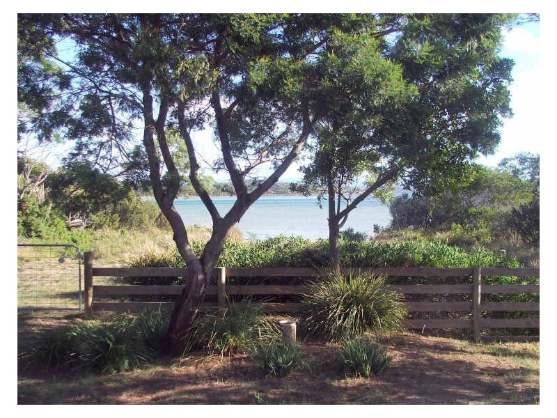 6 Swanwick Dr, Coles Bay TAS 7215