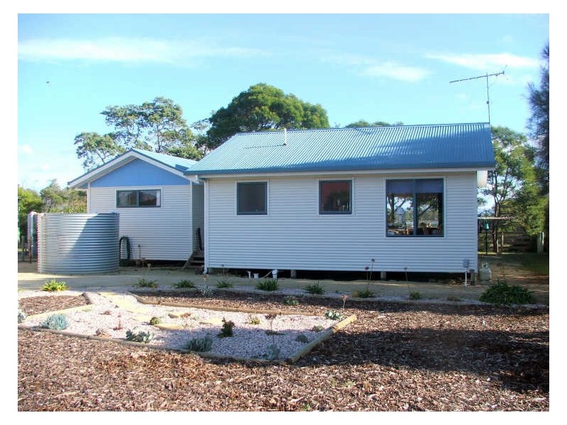 6 Swanwick Dr, Coles Bay TAS 7215
