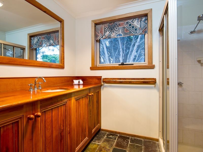 RA31 Oyster Bay Court, Coles Bay TAS 7215