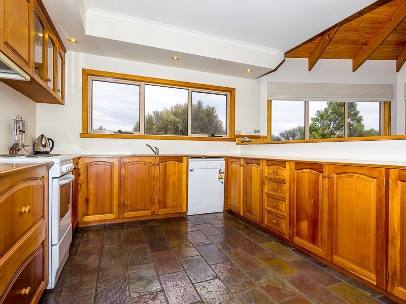 RA31 Oyster Bay Court, Coles Bay TAS 7215