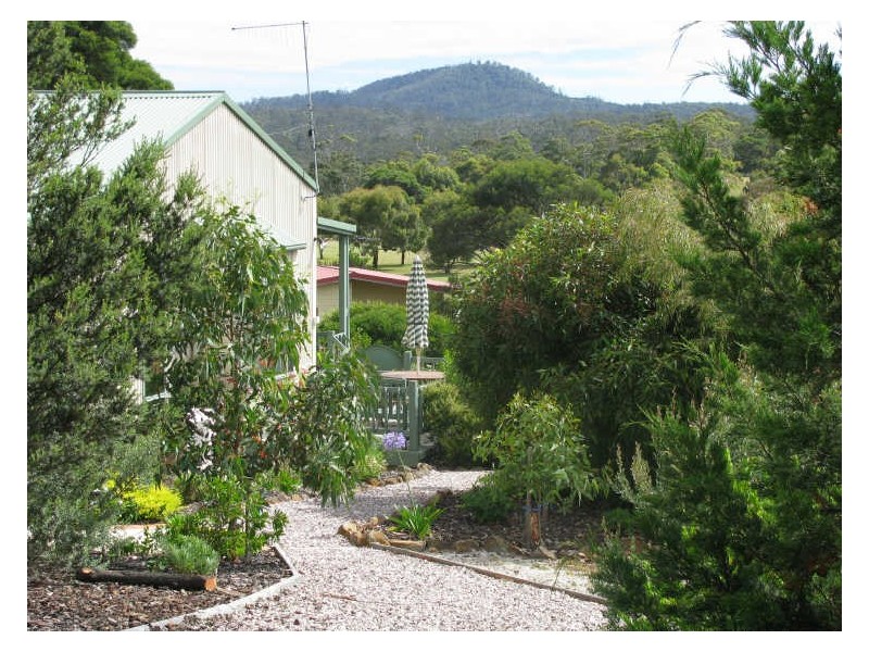 2 Muirs Place, Coles Bay TAS 7215