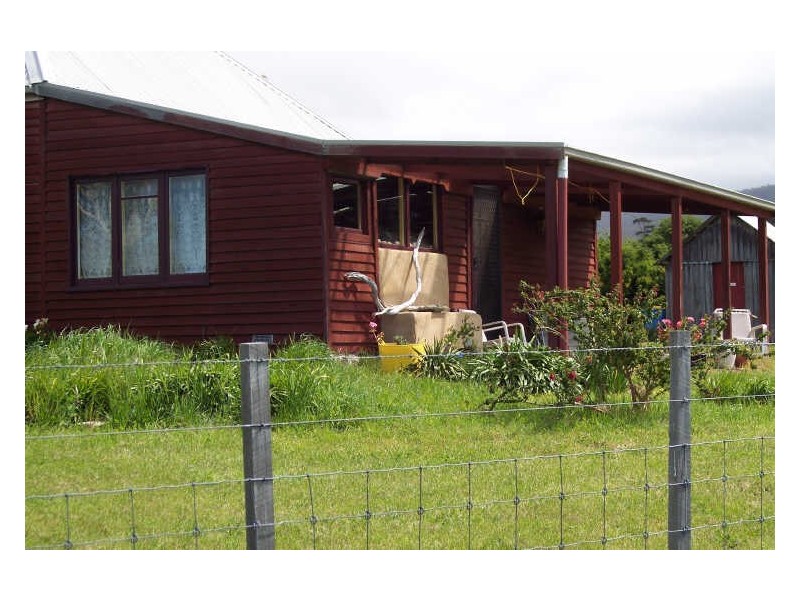 9 Champ Street, Seymour TAS 7215