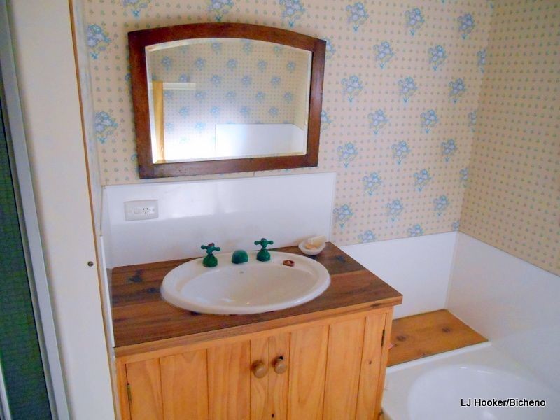 24 Harold St, Coles Bay TAS 7215