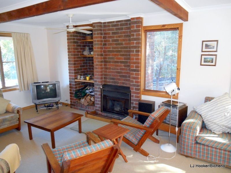 24 Harold St, Coles Bay TAS 7215