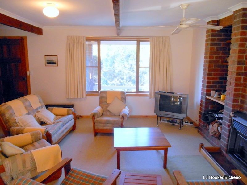 24 Harold St, Coles Bay TAS 7215