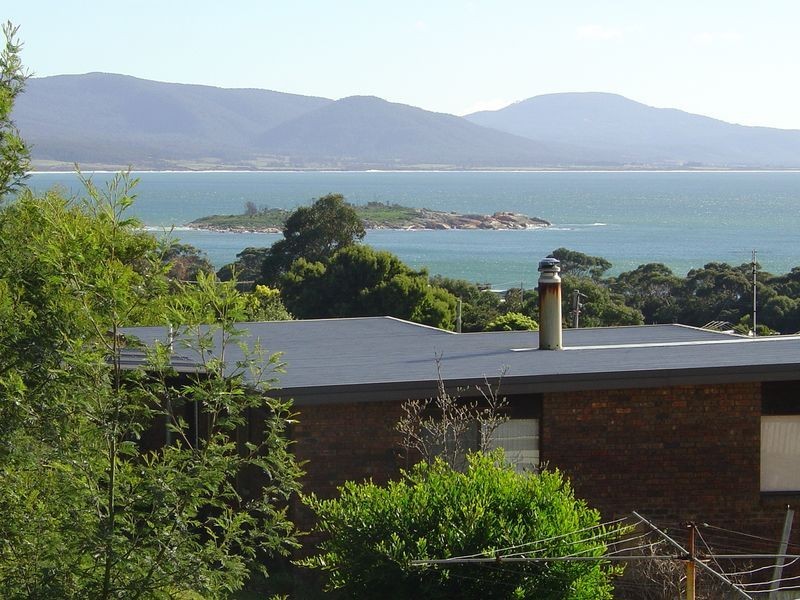 13 Levy Street, Bicheno TAS 7215