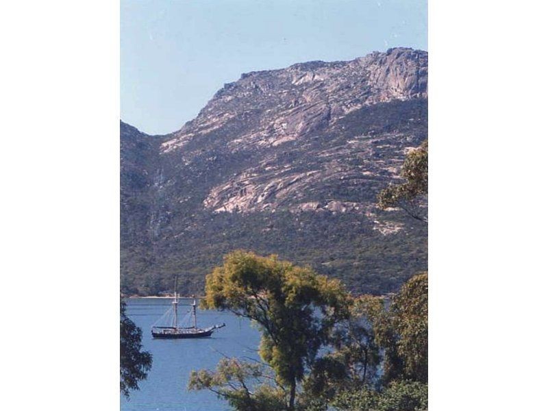 35 Jetty Road, Coles Bay TAS 7215