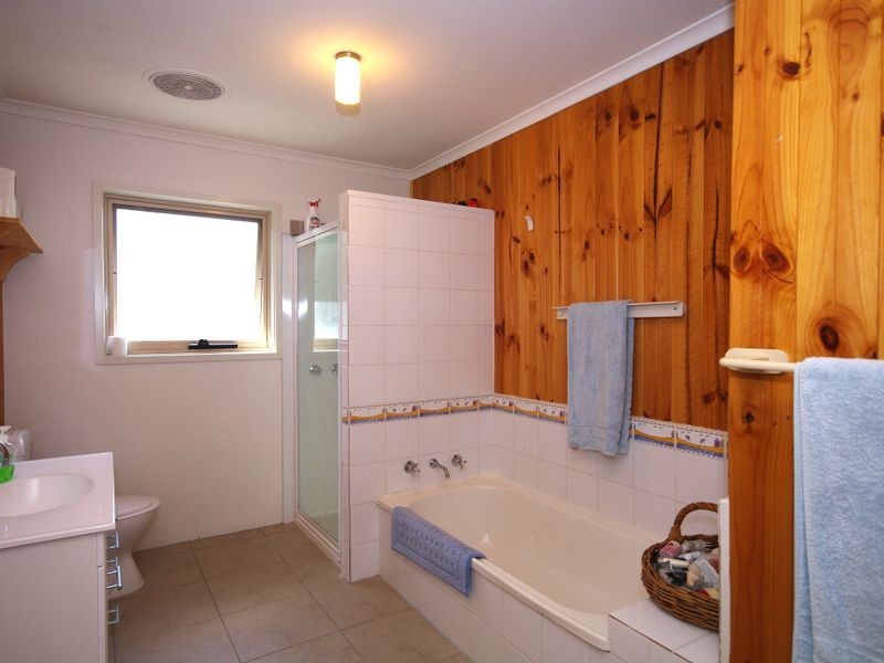 28 Bradley Drive, Coles Bay TAS 7215