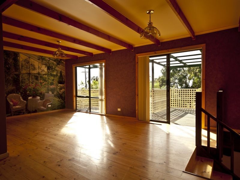 4 Burgess Street, Bicheno TAS 7215