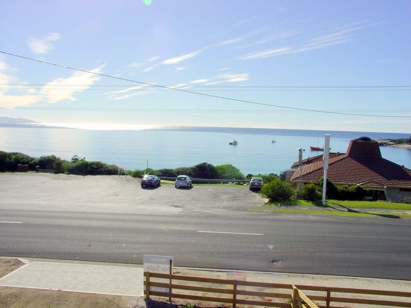 2/2B Tasman Highway, Bicheno TAS 7215