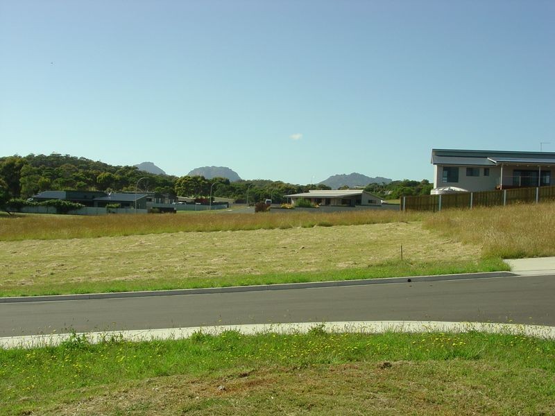 2 Sheoak Court, Coles Bay TAS 7215