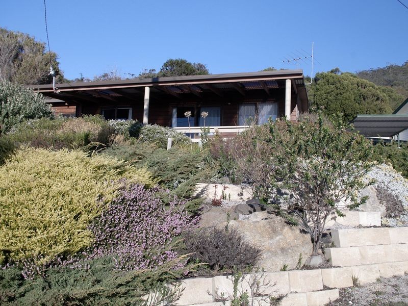 180 Tasman Highway, Bicheno TAS 7215
