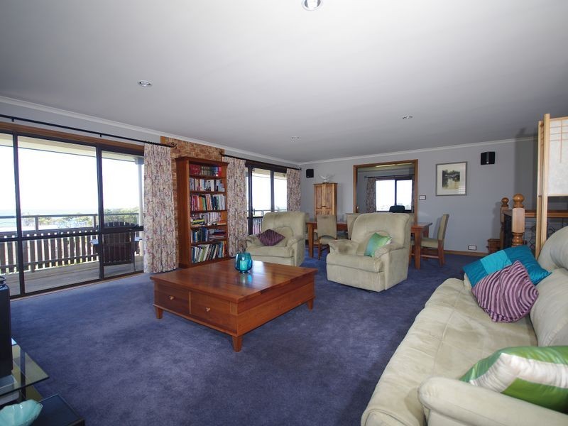 12 Barrett Avenue, Bicheno TAS 7215