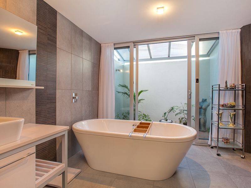 2 Jetty Road, Bicheno TAS 7215