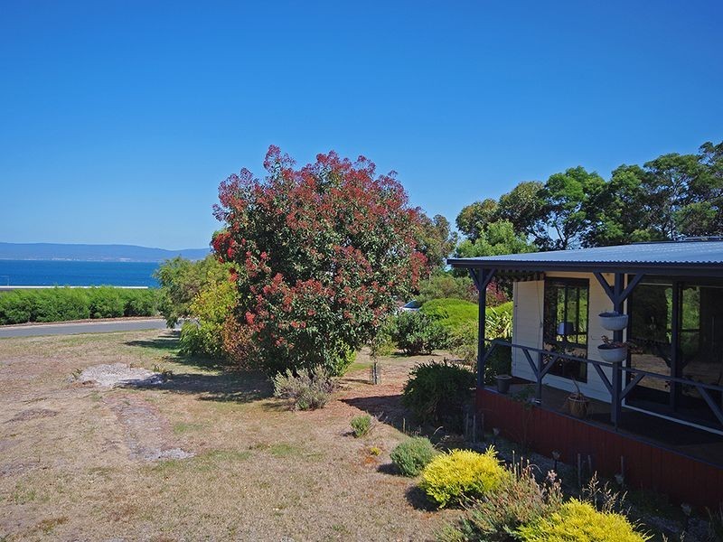 20 Oyster Bay Court, Coles Bay TAS 7215