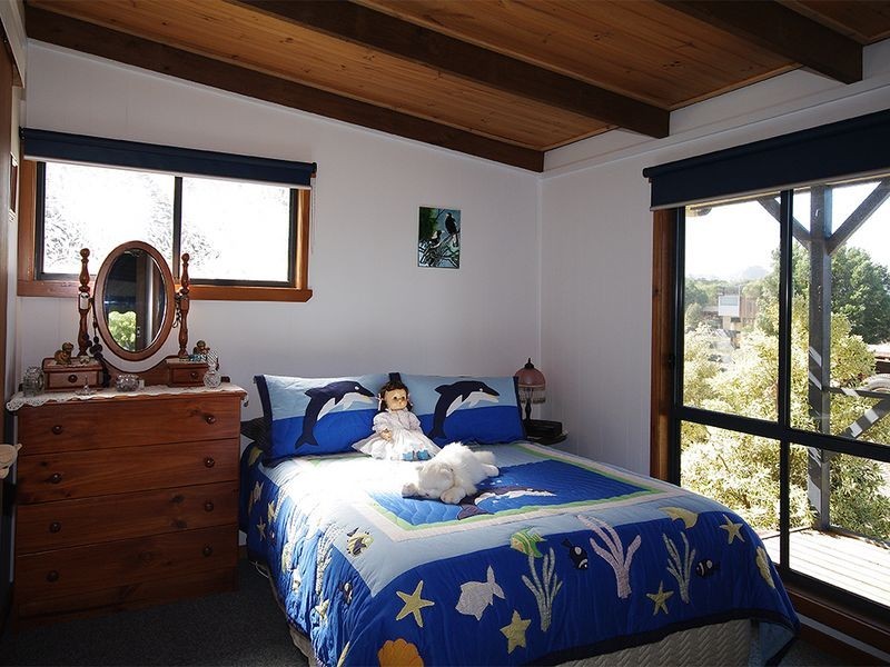 20 Oyster Bay Court, Coles Bay TAS 7215