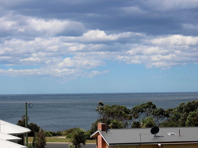 13 Barrett Avenue, Bicheno TAS 7215