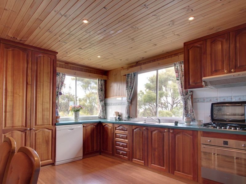 13 Barrett Avenue, Bicheno TAS 7215