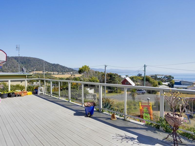 6 Gamble Crescent, Bicheno TAS 7215