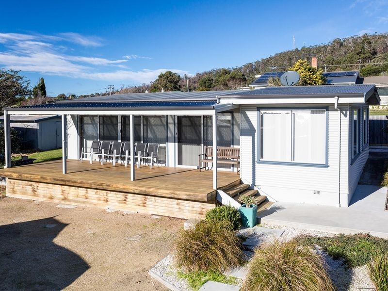 8 Barrett Avenue, Bicheno TAS 7215