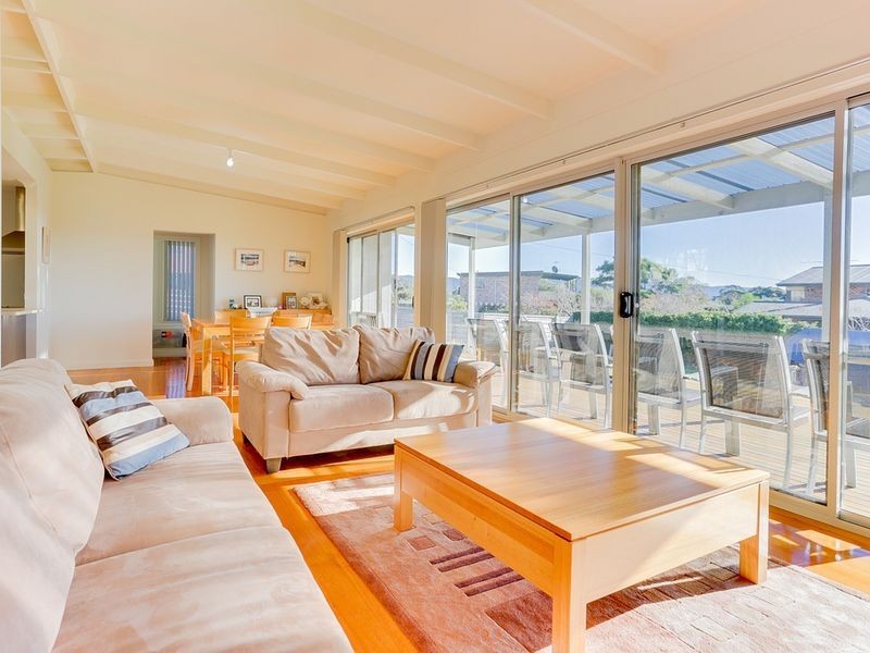 8 Barrett Avenue, Bicheno TAS 7215