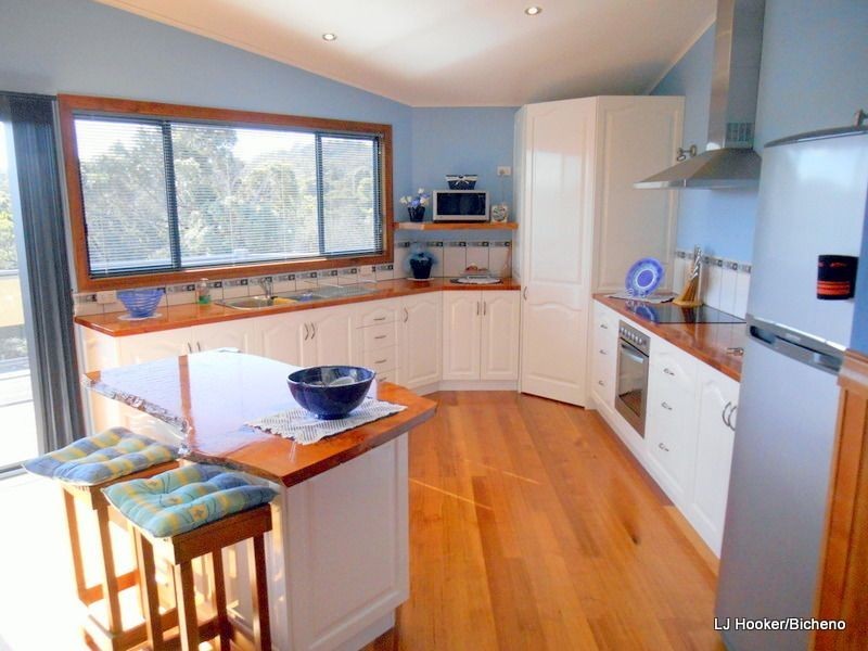 42 Hazards View Drive, Coles Bay TAS 7215